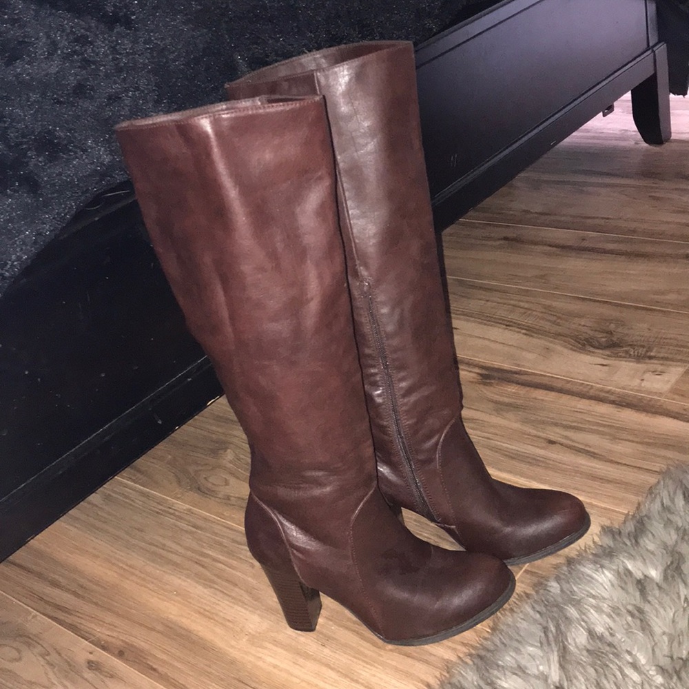 Dark brown knee high boots w/ chunky heel